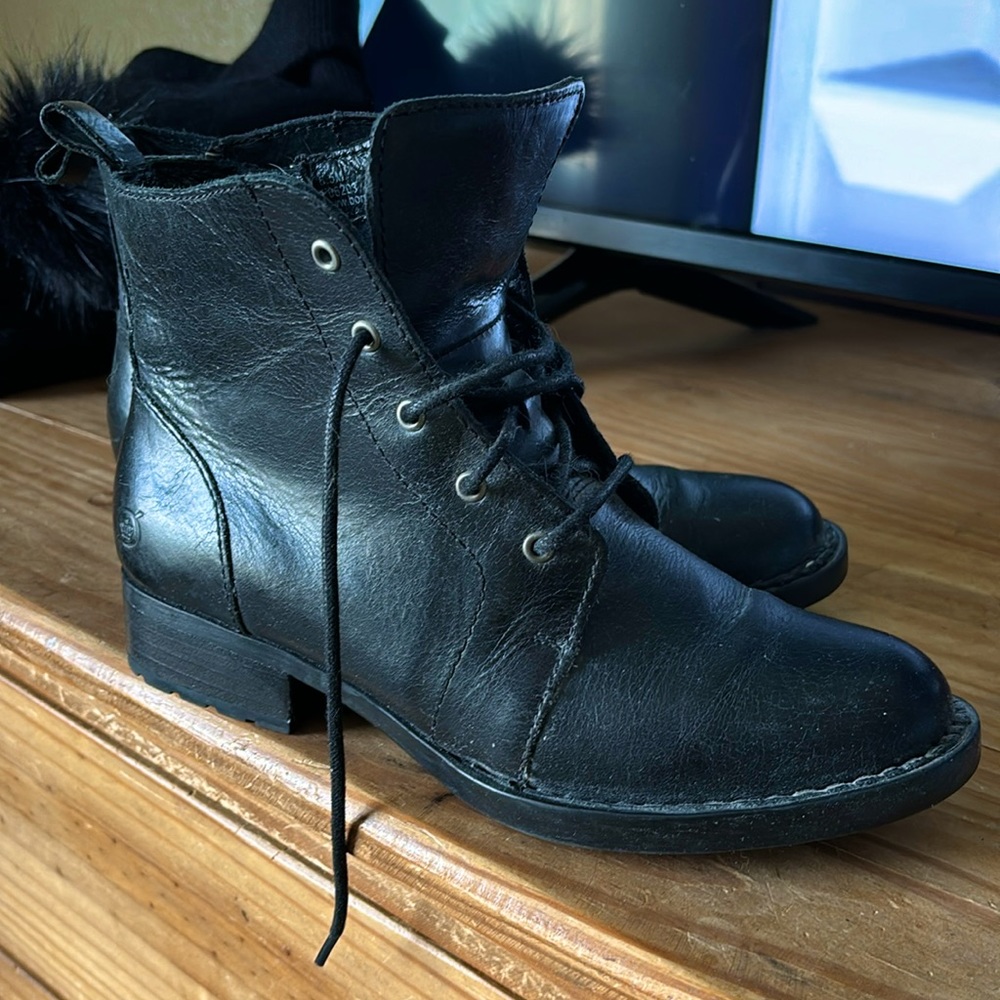 Born Women’s Leather Boots